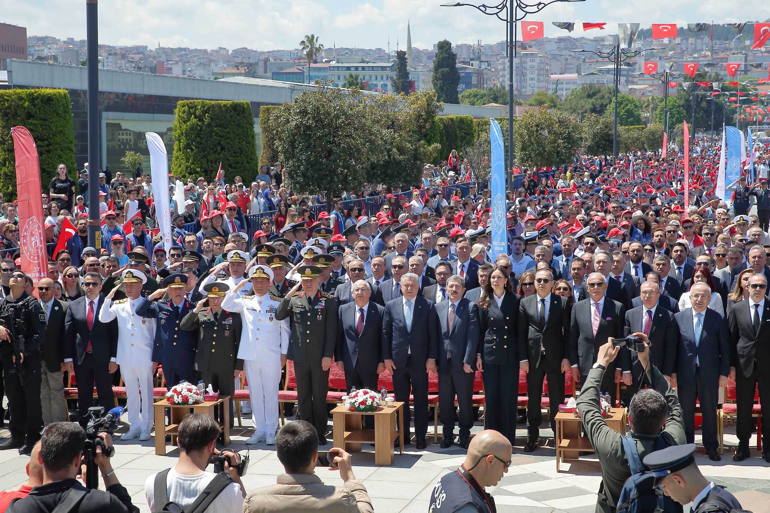 aa-20250519-38007184-38007177-ataturku-temsil-eden-bayrak-samsunda-karaya-cikarildi.jpg