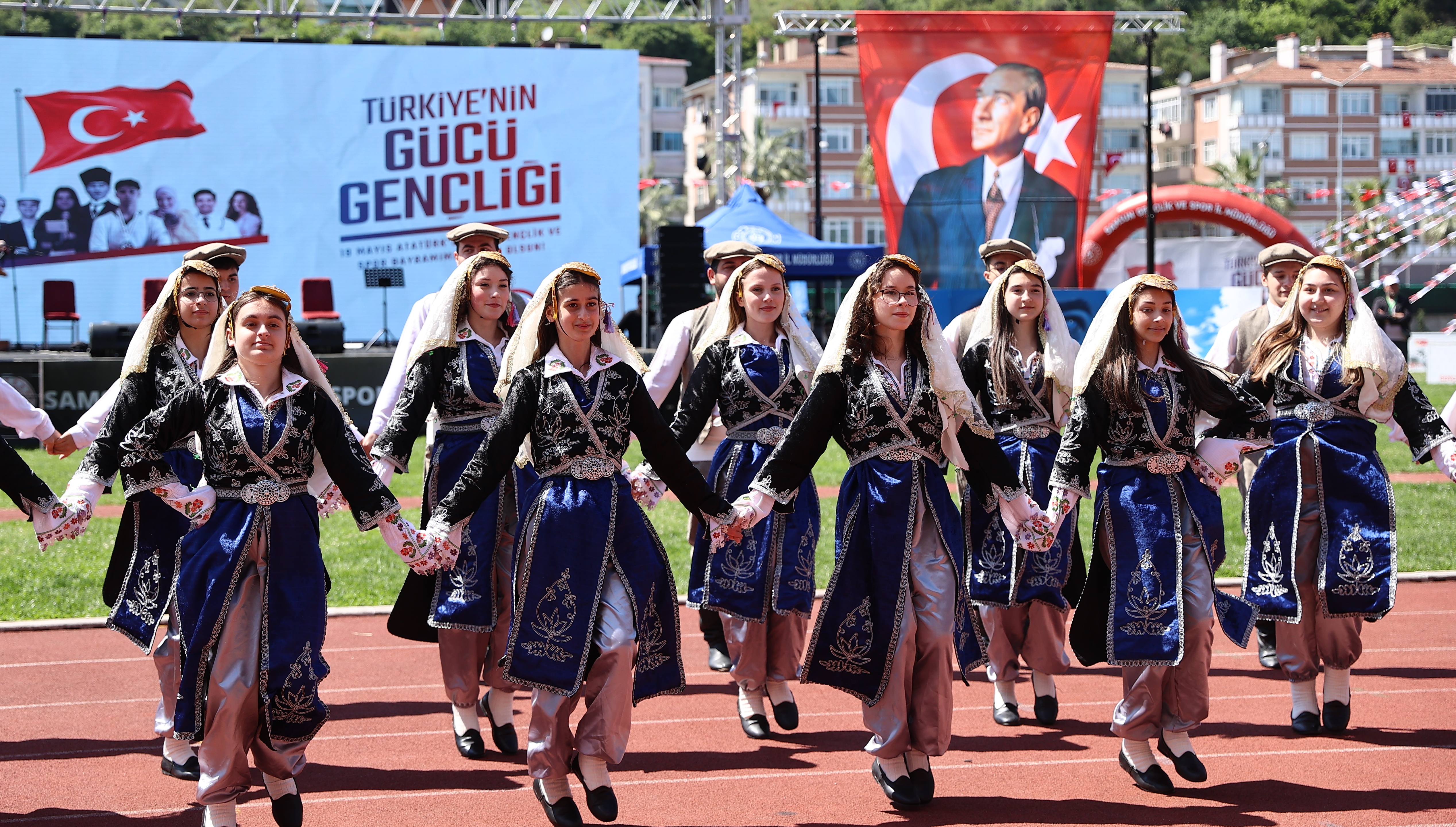 aa-20250519-38009355-38009347-milli-mucadelenin-basladigi-samsunda-19-mayis-kutlaniyor.jpg