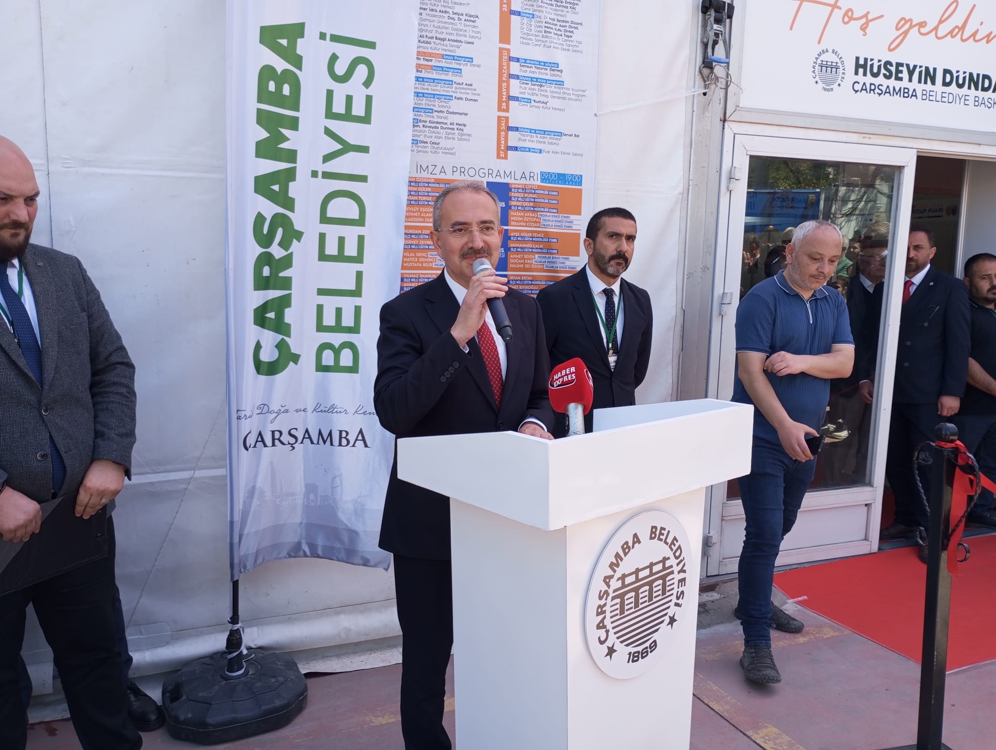 aa-20250519-38011313-38011305-carsambada-kitap-fuari-acildi.jpg
