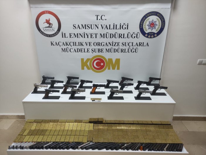 samsun-otomobilde-17-ruhsatsiz-tabanca-731554-216129.jpg