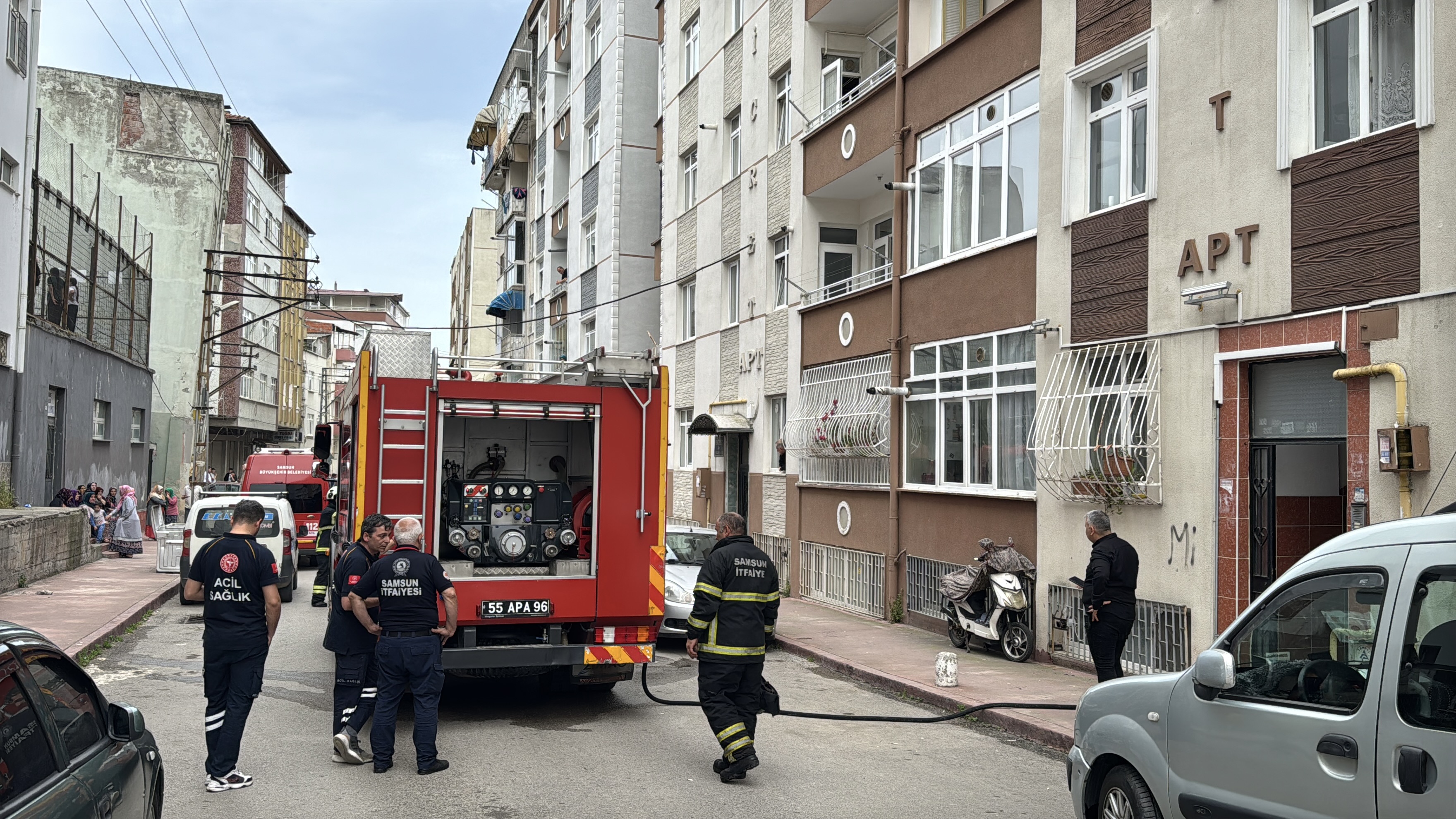 aa-20250526-38087331-38087330-samsunda-bir-kisi-ailesinin-evini-kundakladi.jpg