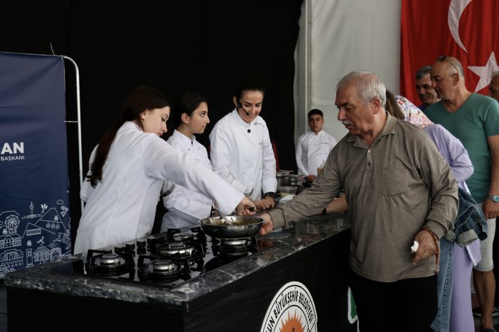 aa-20250531-38144157-38144153-samsunda-8-yoresel-ot-yemekleri-festivali-cesitli-etkinliklerle-suruyor.jpg