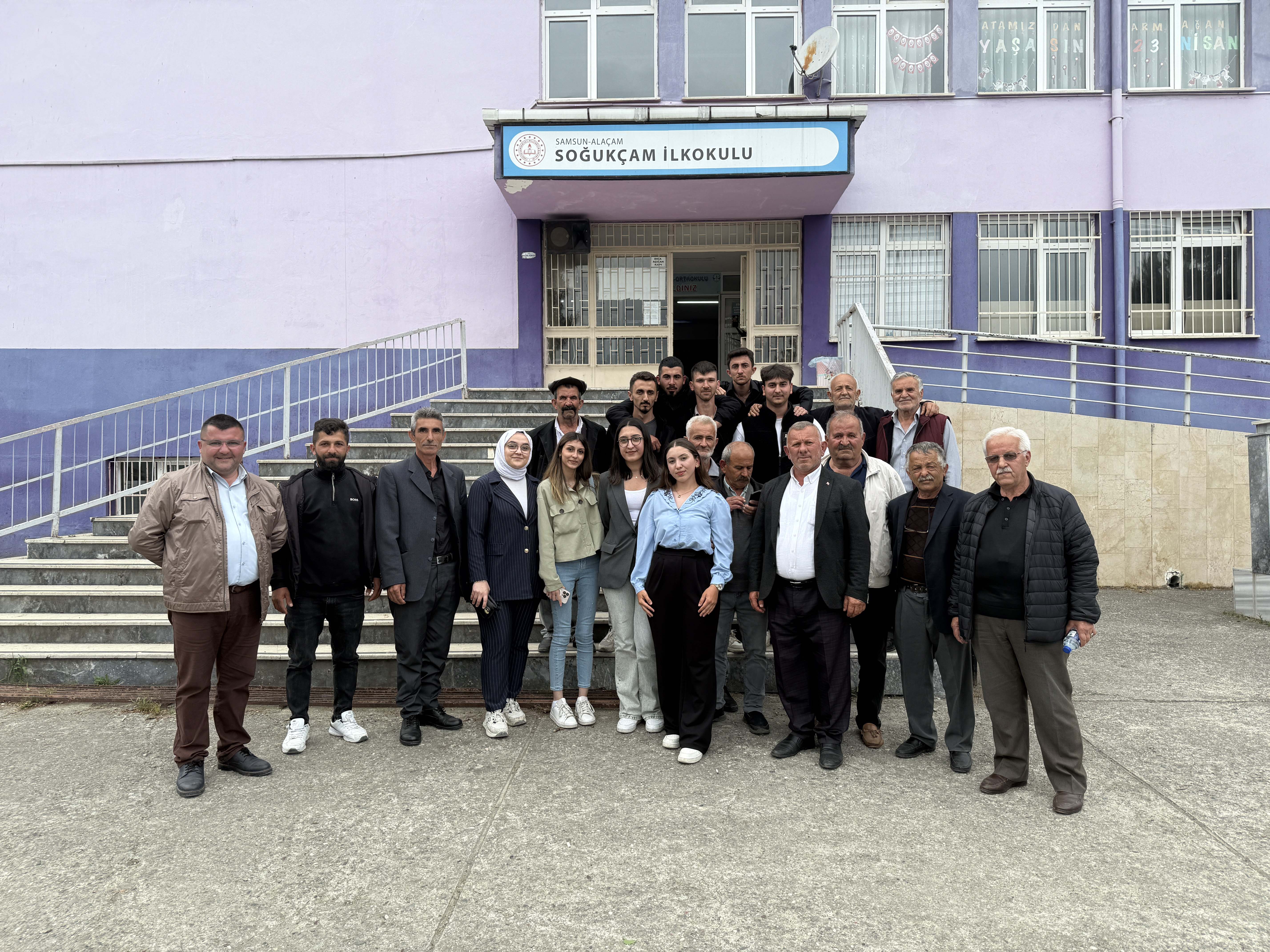 aa-20250602-38158182-38158181-kamu-yonetimi-mezunu-yuksel-muhtarlik-secimini-kazanmanin-mutlulugunu-yasiyor.jpg