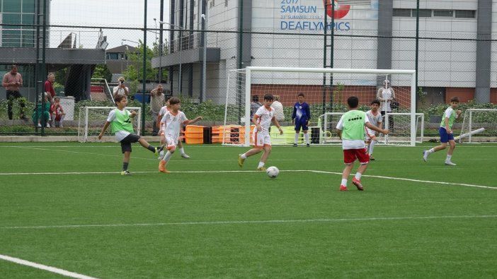 samsunspor-tesisleri-minik-futbolculara-769653-227343.jpg