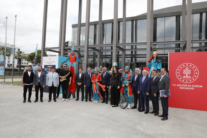 aa-20250621-38345904-38345897-samsunda-turkiye-kultur-yolu-festivali-acilis-toreniyle-basladi.jpg