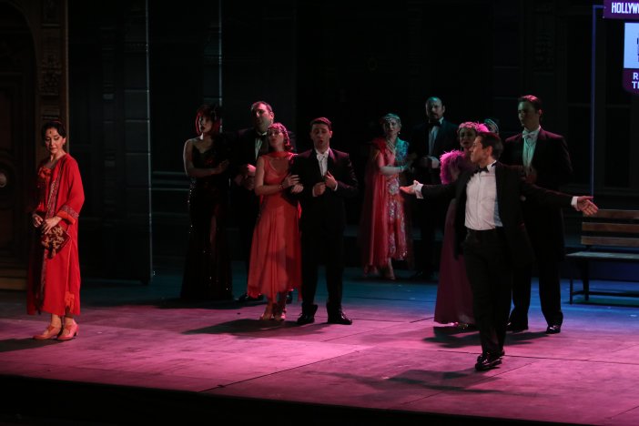 aa-20250621-38349335-38349331-hollywoodun-romantik-komedisi-singin-in-the-rain-muzikalinin-turkiye-promiyeri-yapildi.jpg