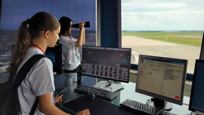aa-20250622-38351498-38351490-samsunda-kuzeyin-cocuklari-semalarda-projesiyle-ogrenciler-havaciligi-yakindan-tanidi.jpg