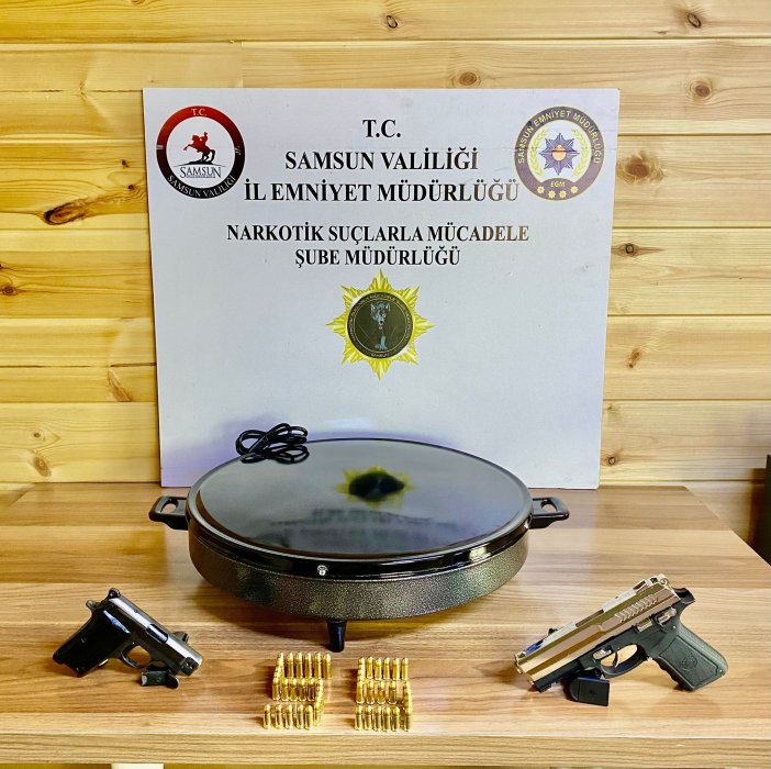 aa-20250622-38355045-38355044-samsunda-elektrikli-ocak-icine-gizlenmis-silah-ele-gecirildi-2-zanli-yakalandi.jpg
