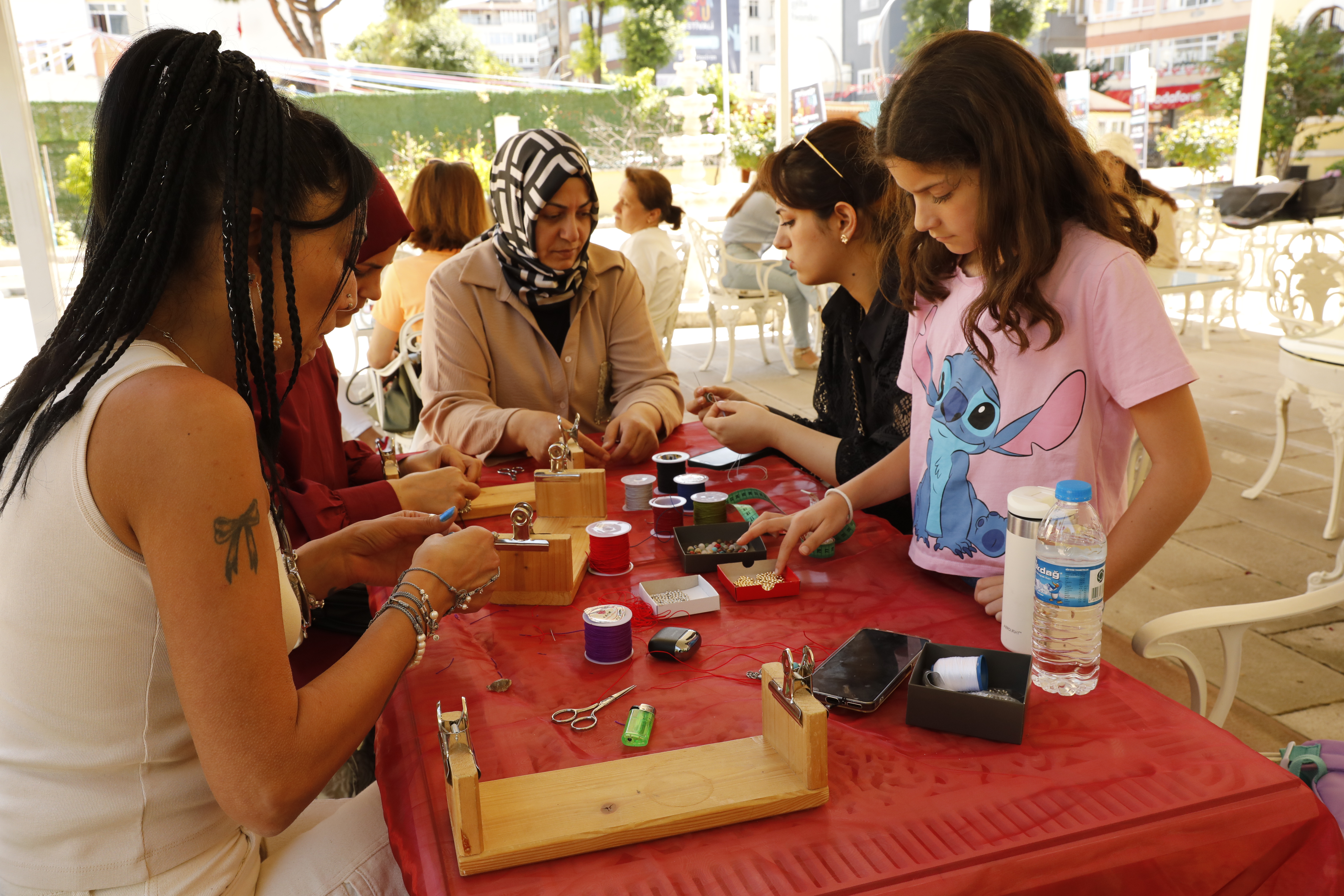 aa-20250623-38365220-38365219-samsun-kultur-yolu-festivalinde-katilimcilar-el-sanatlarini-deneyimliyor.jpg