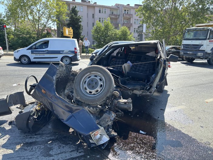 aa-20250626-38391713-38391709-samsunda-3-aracin-karistigi-trafik-kazasinda-4-kisi-yaralandi.jpg