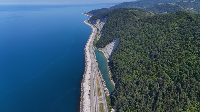 aa-20250628-38409498-38409497-karadeniz-sahil-yolunun-samsunsinop-bolumu-suruculere-doyumsuz-seyir-sunuyor.jpg