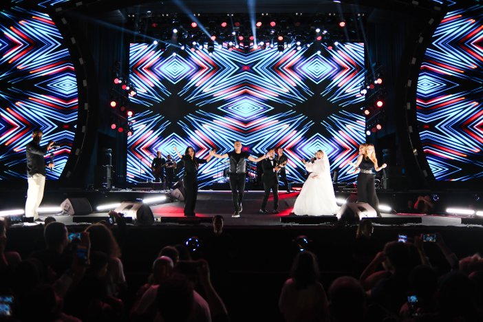 aa-20250628-38409756-38409753-sarkici-haluk-levent-samsunda-konser-verdi.jpg