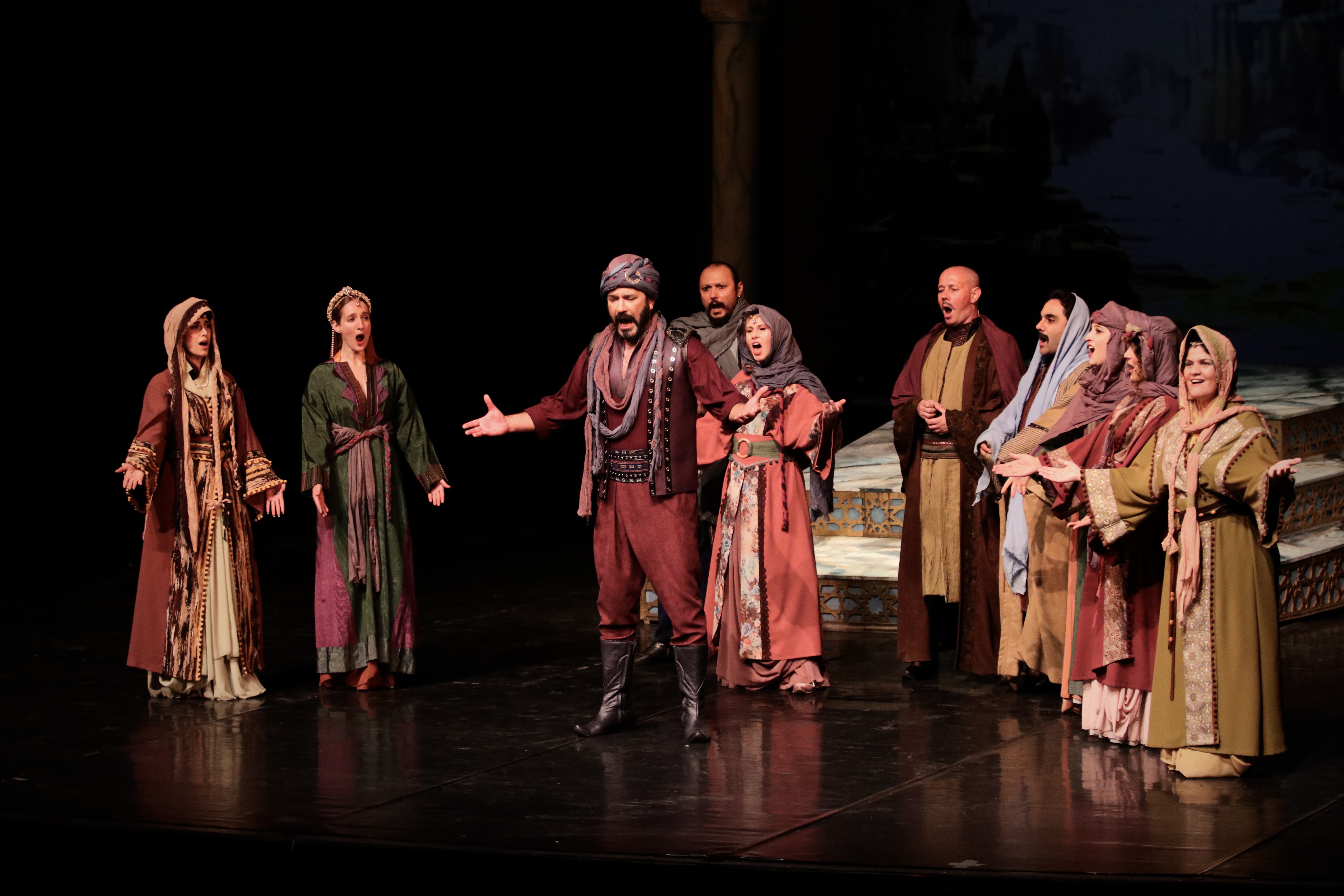 aa-20250628-38414960-38414942-samsun-devlet-opera-ve-balesi-muhtesem-suleyman-operasini-sanatseverlerle-bulusturdu.jpg