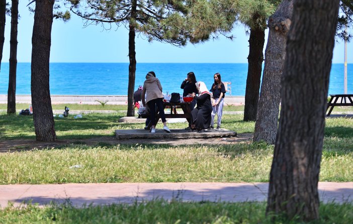 aa-20250706-38484456-38484454-samsunun-18-kilometre-kumsala-sahip-ilcesi-alacam-turizmde-cazibe-merkezi-olmayi-hedefliyor.jpg