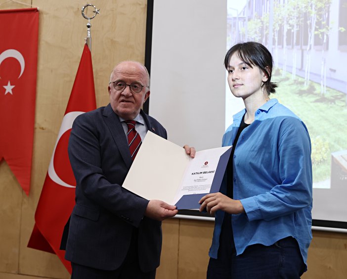 aa-20250710-38527341-38527340-samsun-universitesinde-50-lise-ogrencisi-yapay-zeka-yaz-okulu-tamamladi.jpg