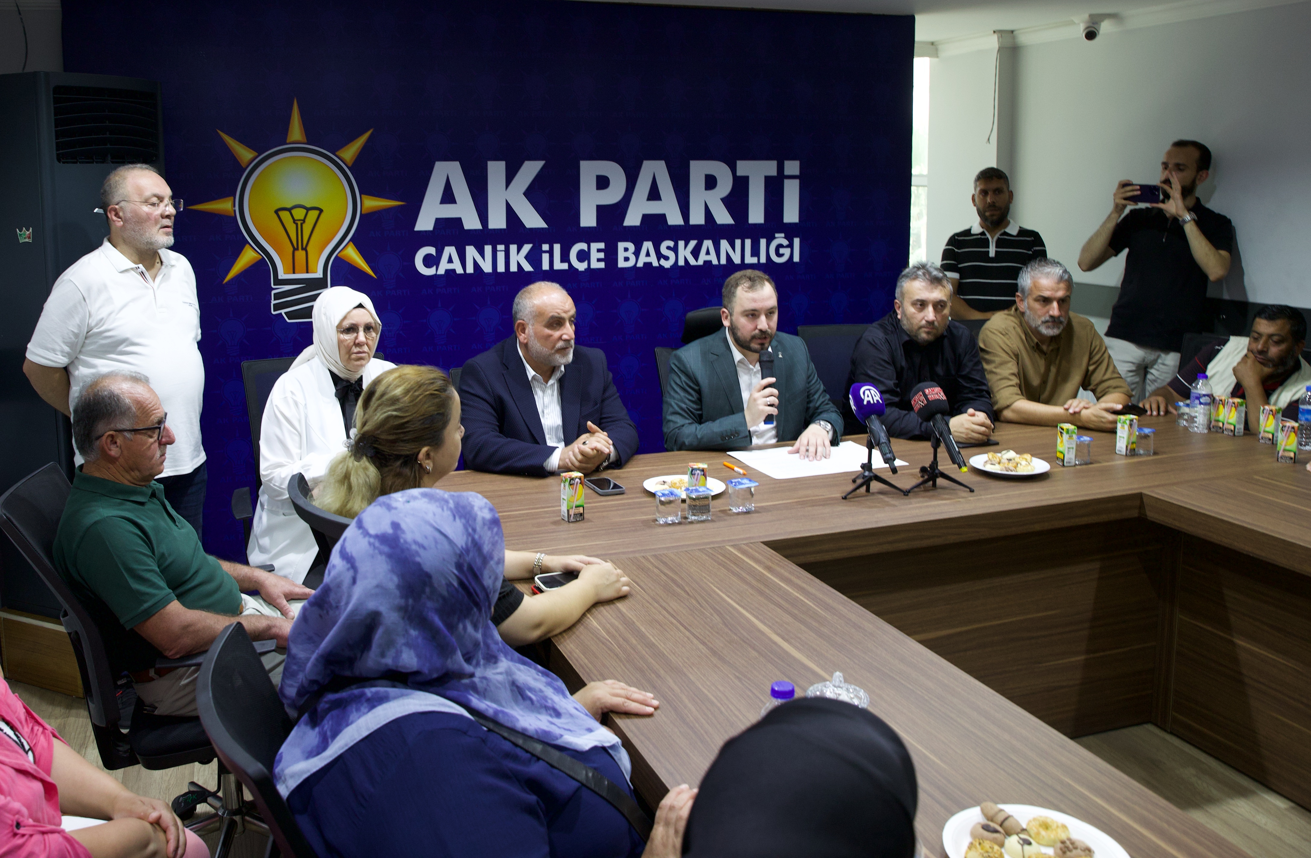 aa-20250713-38549658-38549655-samsunda-terorsuz-turkiyeye-destek-amaciyla-vatandaslara-turk-bayragi-dagitildi.jpg