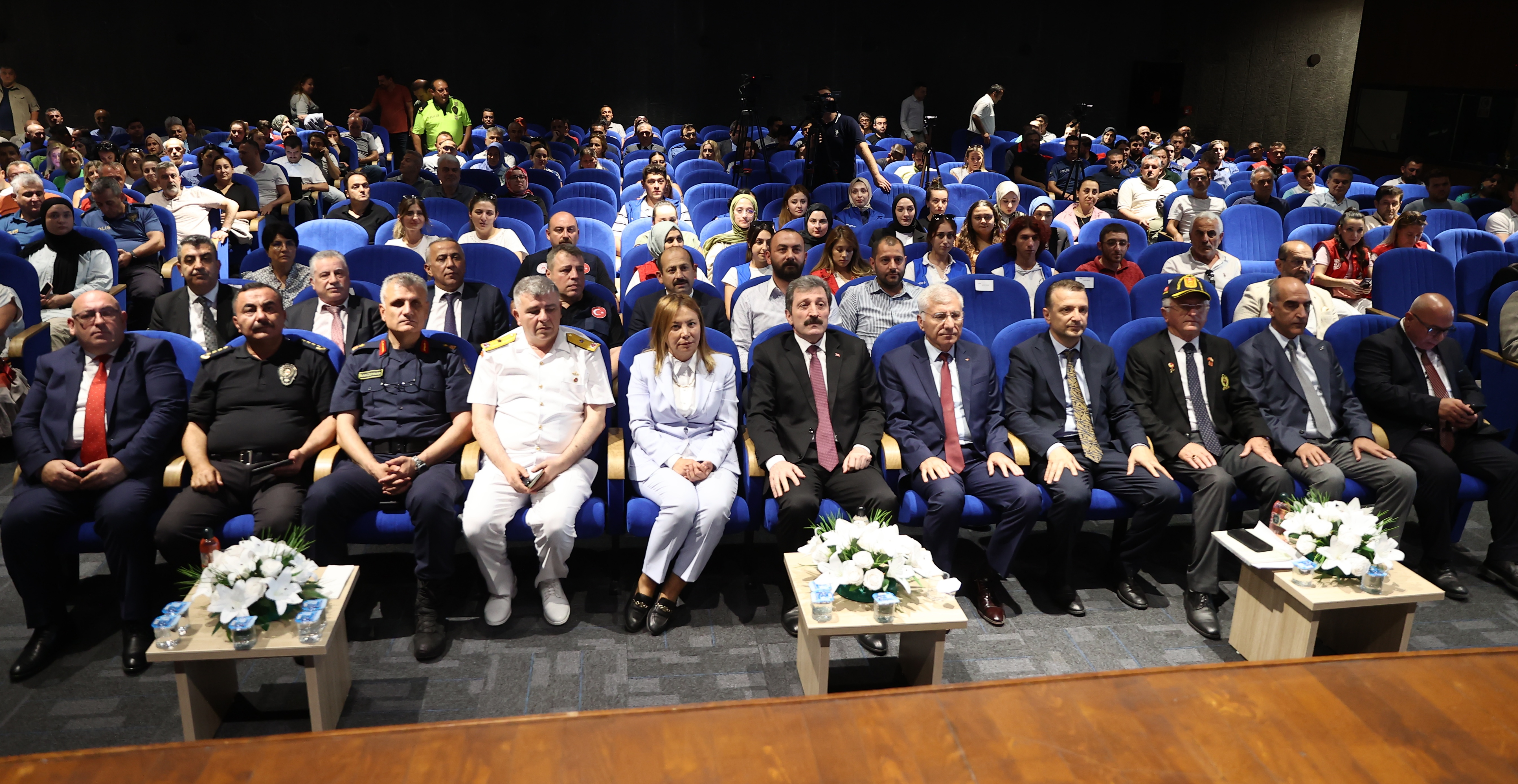 aa-20250714-38559399-38559392-samsunda-tarihi-surec-acisindan-15-temmuz-paneli-duzenlendi.jpg