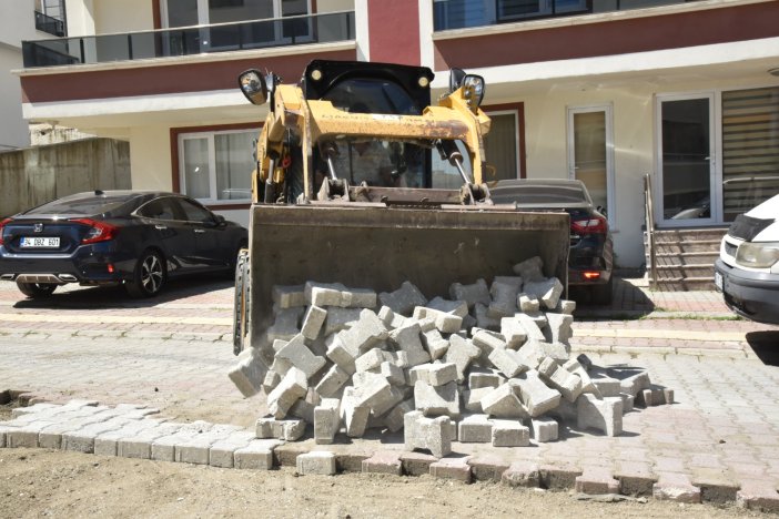 atakum-belediyesi-ekiplerinin-kesintisiz-yol-mesaisi-7.jpeg