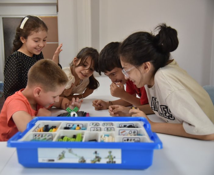 robotik-kodlama-atolyesi-ile-teknoloji-dunyasina-yolculuk-7.jpeg