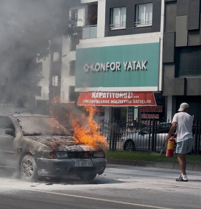 samsun-surucunun-otomobilindeki-yangina-839831-248939.jpg