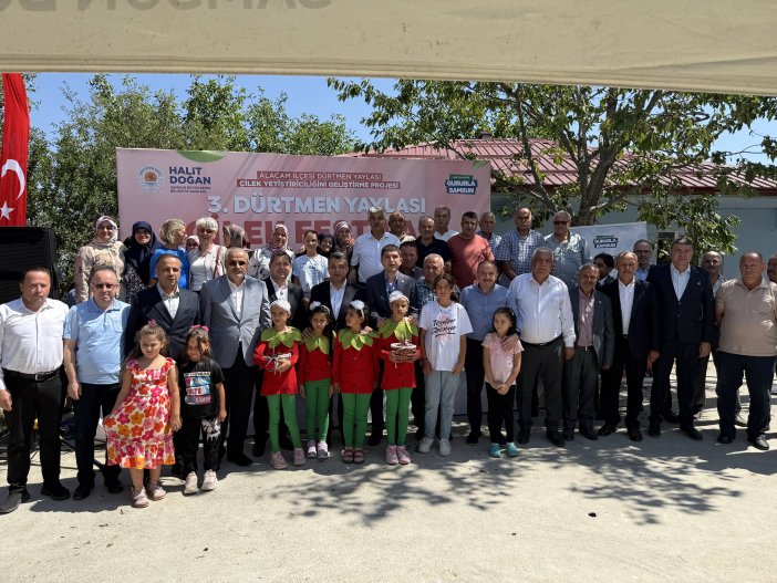 aa-20250812-38814314-38814312-samsunda-3-durtmen-yaylasi-cilek-festivali.jpg