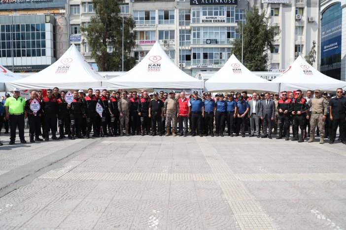 aa-20250821-38887385-38887383-turk-kizilaydan-hedef-1919-hastaya-kan-ormana-can-kampanyasi.jpg