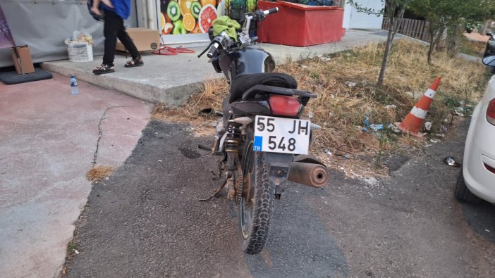 aa-20250823-38905568-38905566-samsunda-otomobille-carpisan-motosiklet-surucusu-yaralandi.jpg