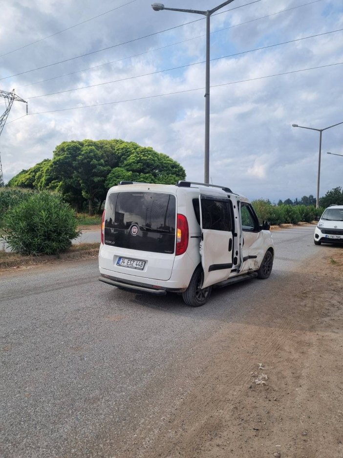 aa-20250824-38910227-38910225-samsunda-hafif-ticari-aracla-carpisan-motosikletteki-baba-ve-kizi-yaralandi.jpg