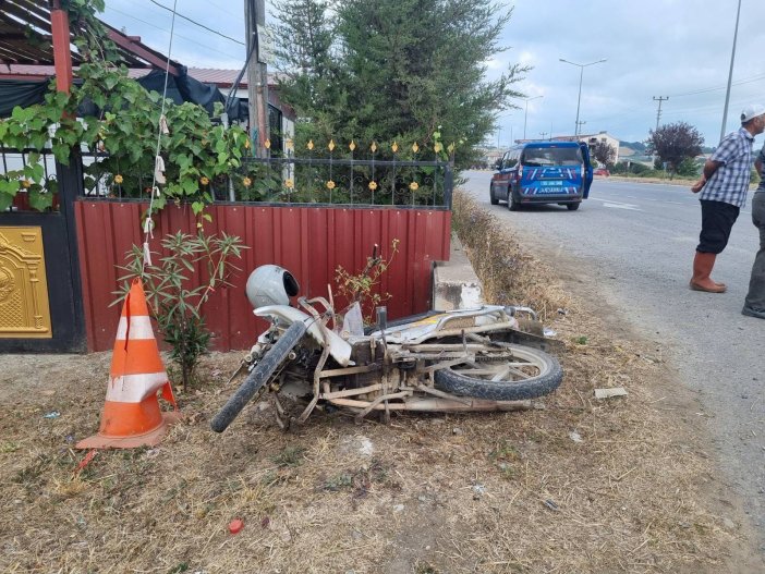 aa-20250824-38910227-38910226-samsunda-hafif-ticari-aracla-carpisan-motosikletteki-baba-ve-kizi-yaralandi.jpg