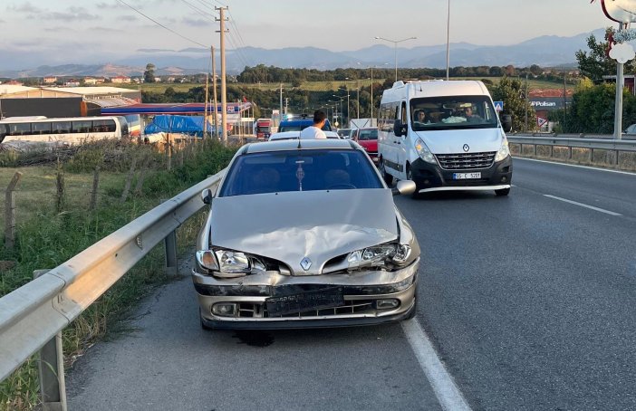 aa-20250831-38982882-38982880-samsunda-zincirleme-trafik-kazasinda-3-kisi-yaralandi.jpg