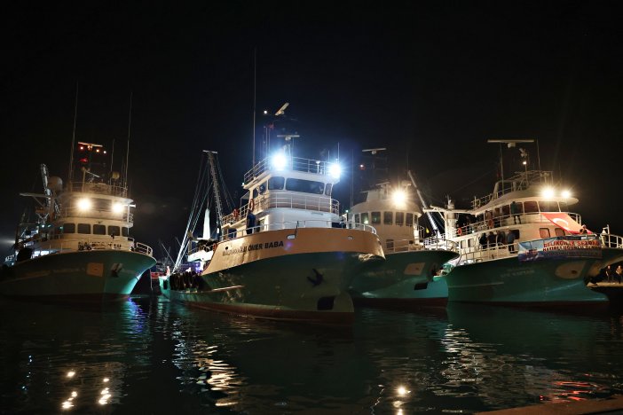 aa-20250831-38983873-38983868-samsunlu-balikcilar-vira-bismillah-diyerek-denize-acildi.jpg