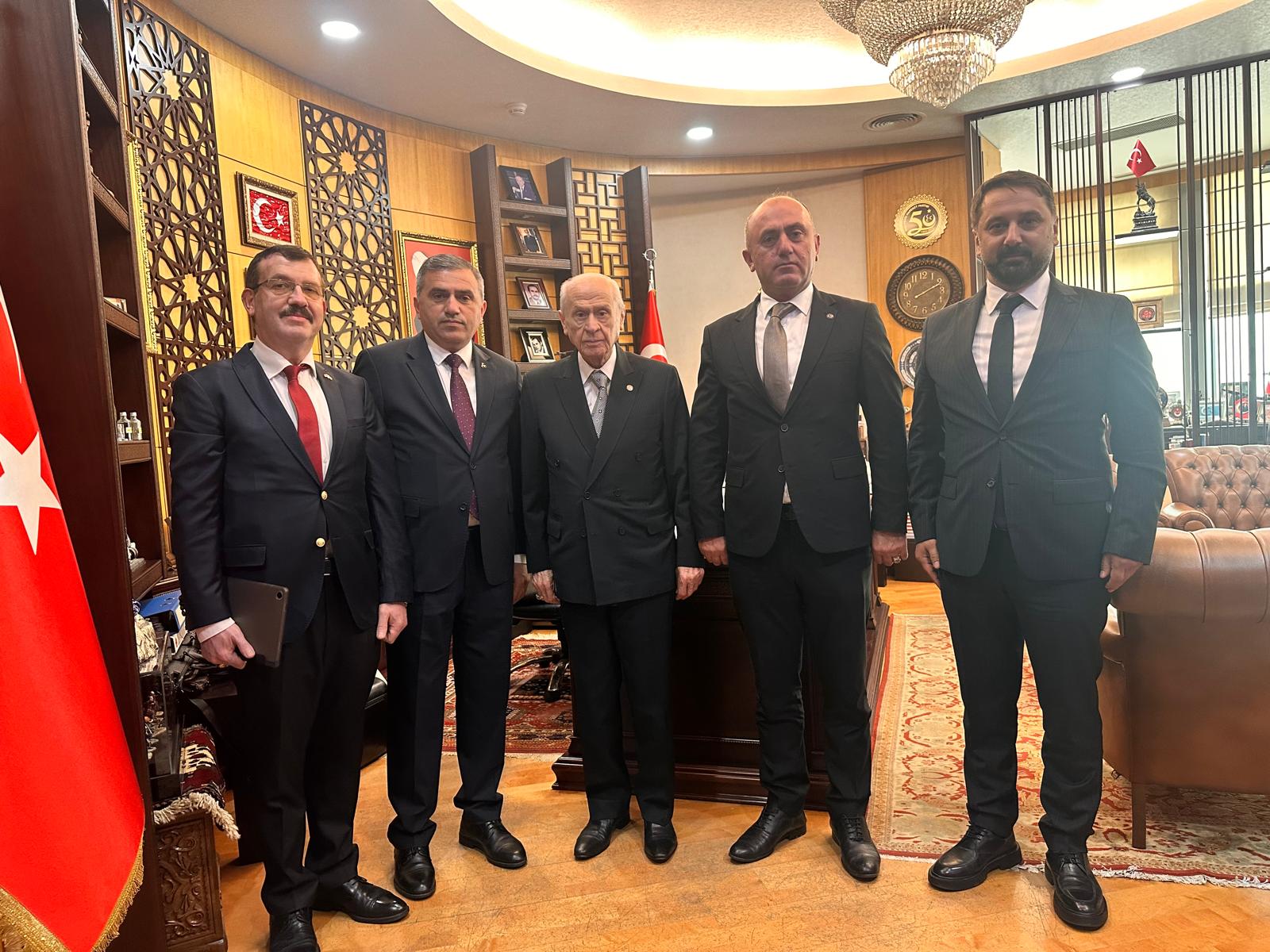 aa-20250908-39059640-39059639-mhp-samsun-il-baskani-mucur-mhp-genel-baskani-bahceliyi-ziyaret-etti.jpg