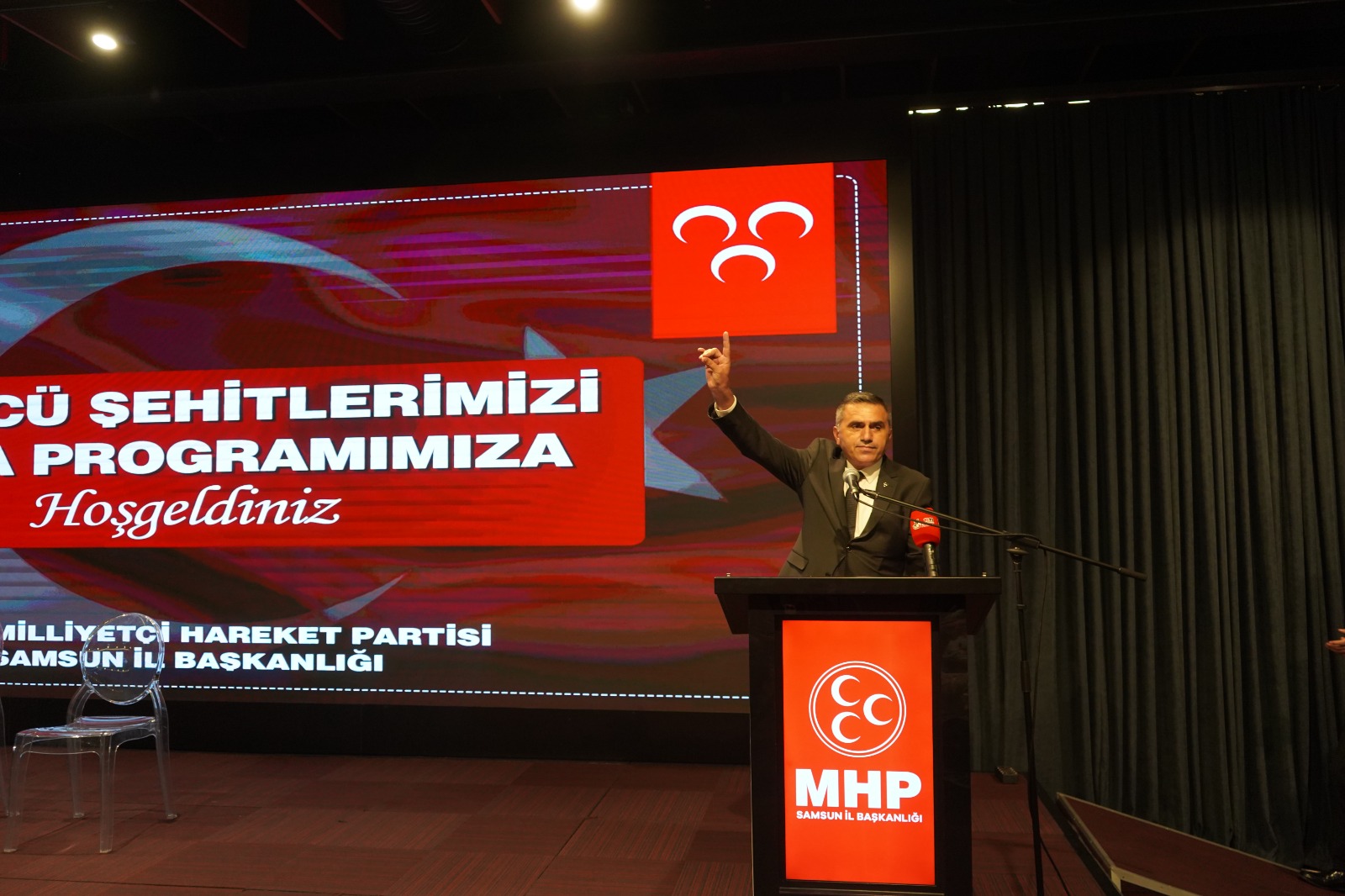 ulkucu-sehitlerimizi-anma-programi-11.jpeg