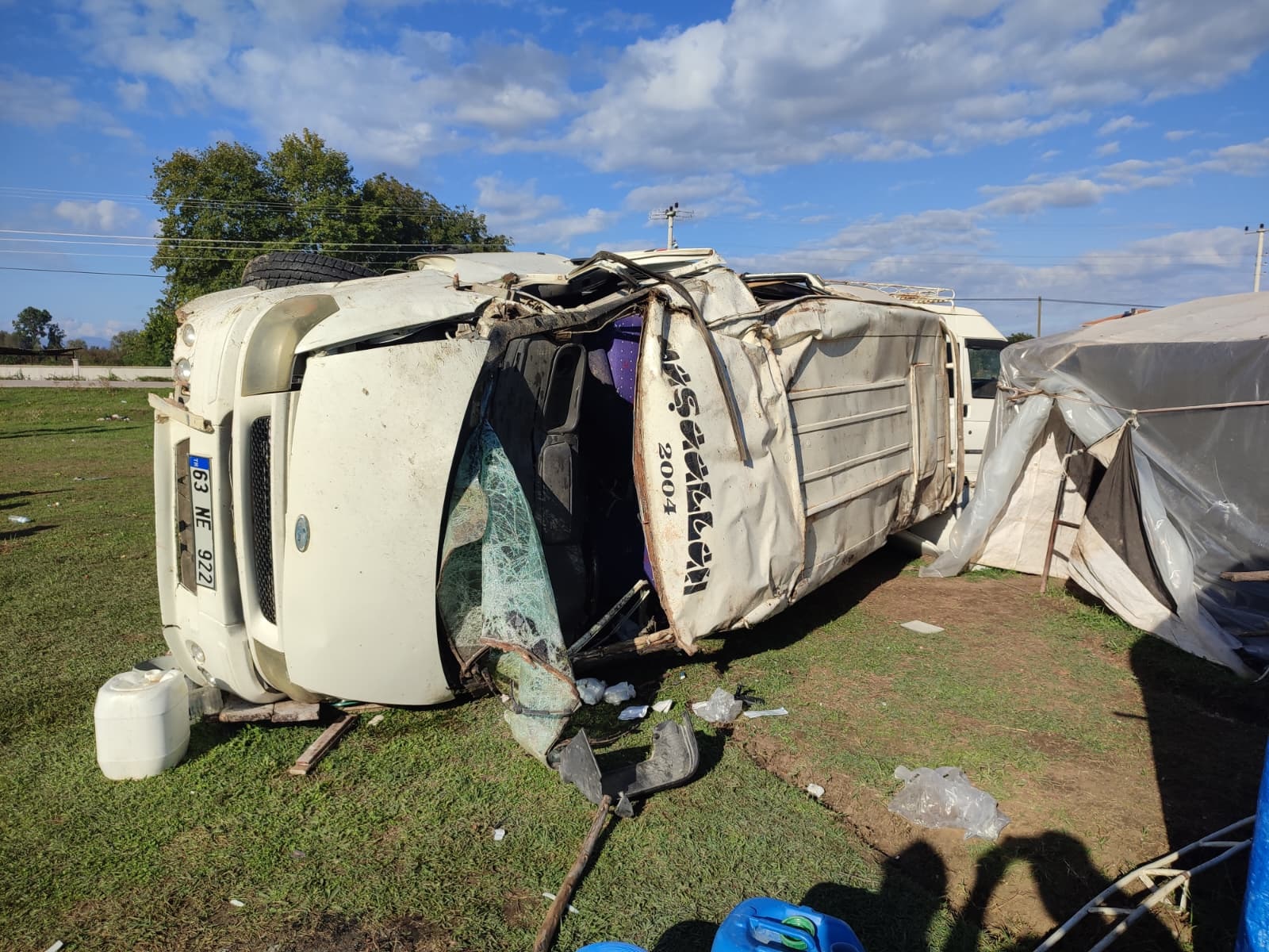 aa-20250914-39109682-39109680-samsunda-minibus-devrildi-bir-kisi-oldu-bir-kisi-agir-yaralandi.jpg