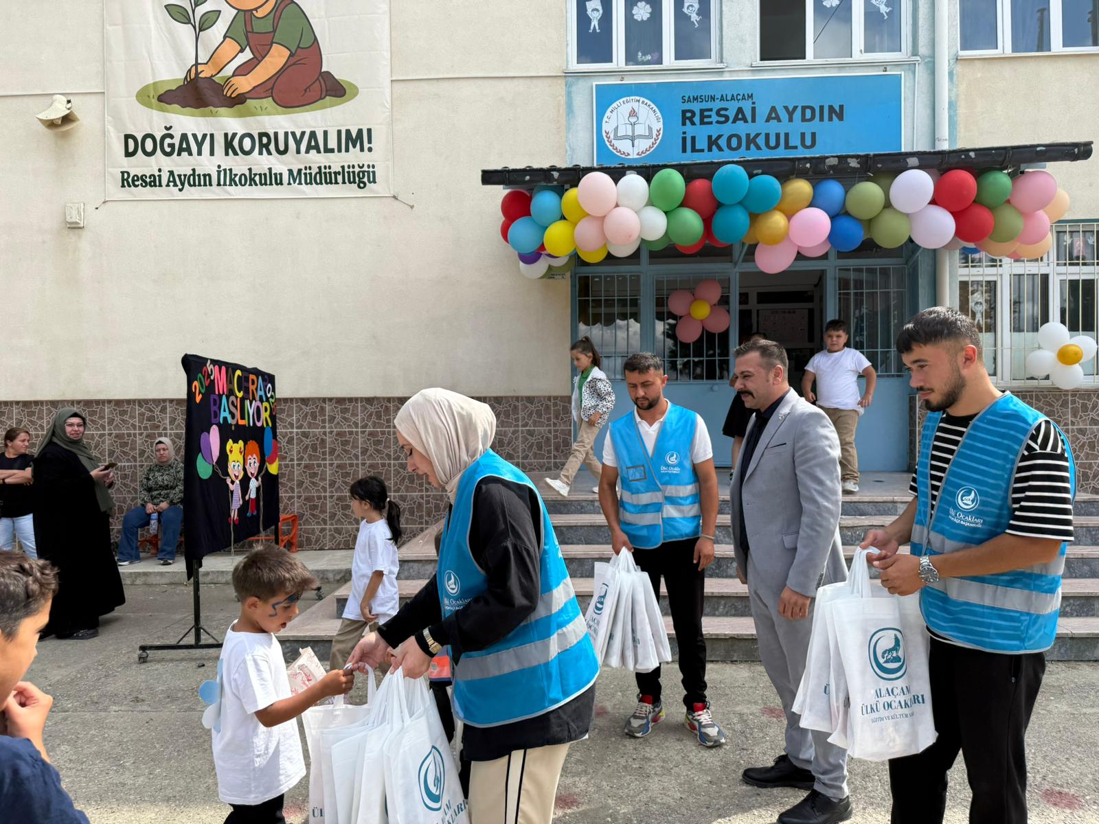 aa-20250917-39135644-39135641-alacamda-anaokulu-ogrencilerine-kirtasiye-yardimi.jpg