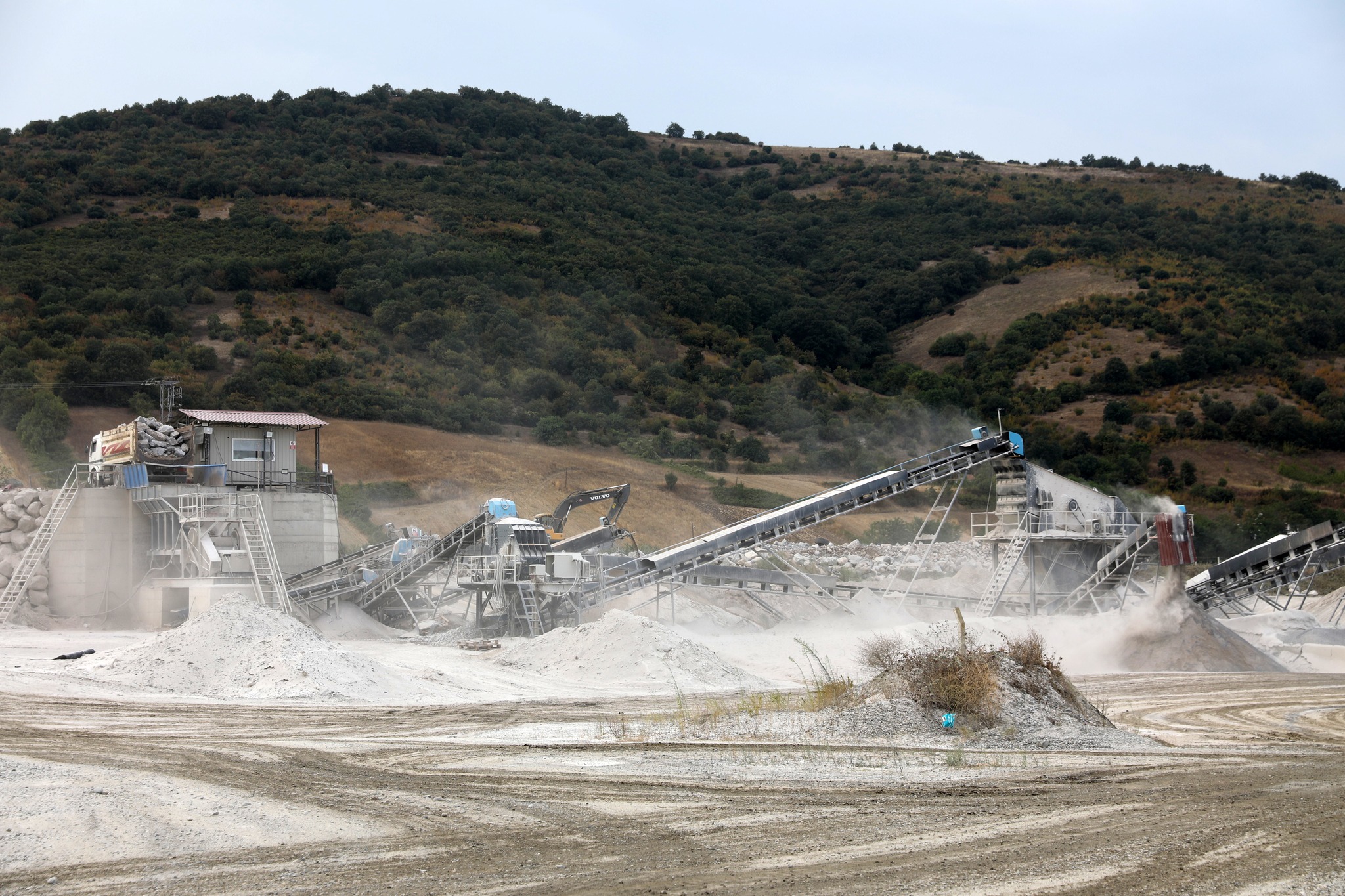 aa-20250921-39183601-39183597-samsunda-kirsalda-kalici-beton-yol-calismalari-suruyor.jpg