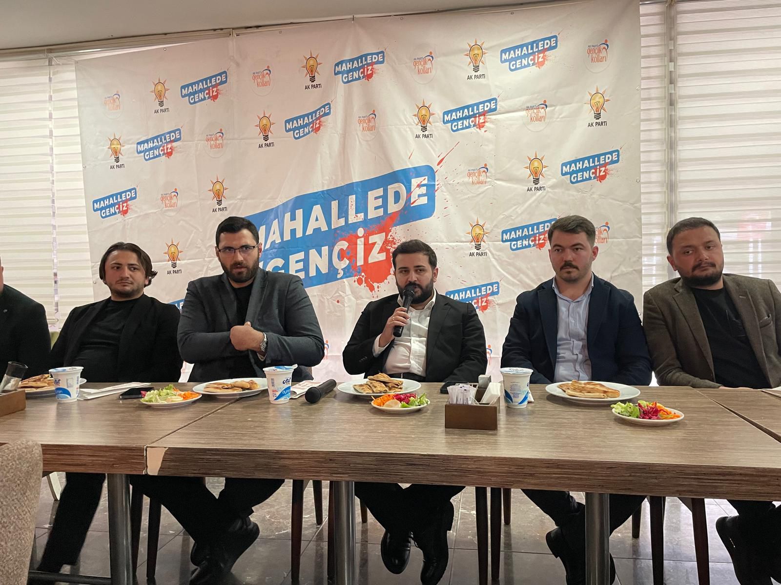 aa-20250922-39189877-39189875-tekkekoyde-ak-parti-genclik-bulusmasi-yapildi.jpg