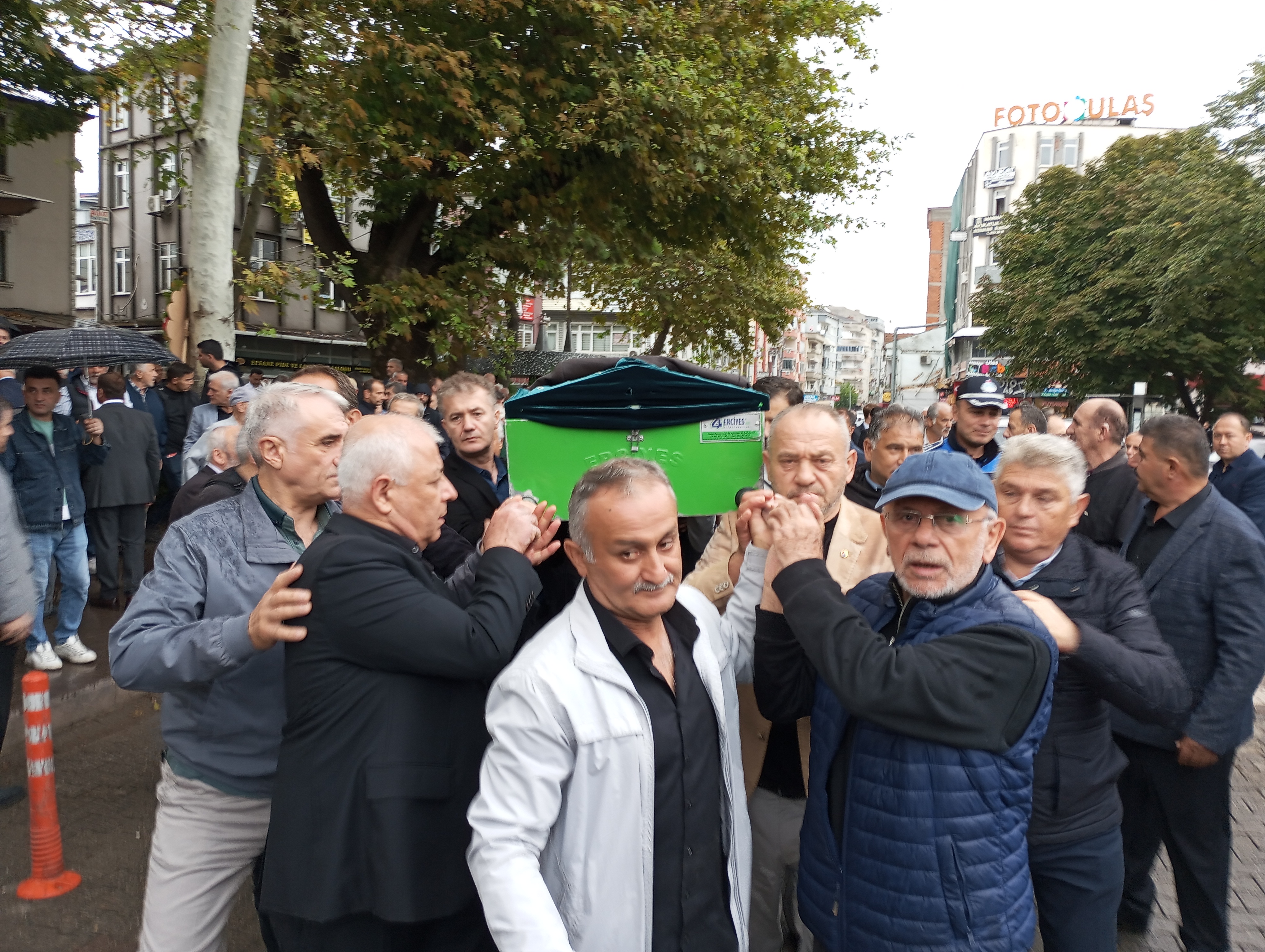 aa-20250926-39234605-39234602-samsun-buyuksehir-belediye-baskani-doganin-dedesinin-cenazesi-defnedildi.jpg