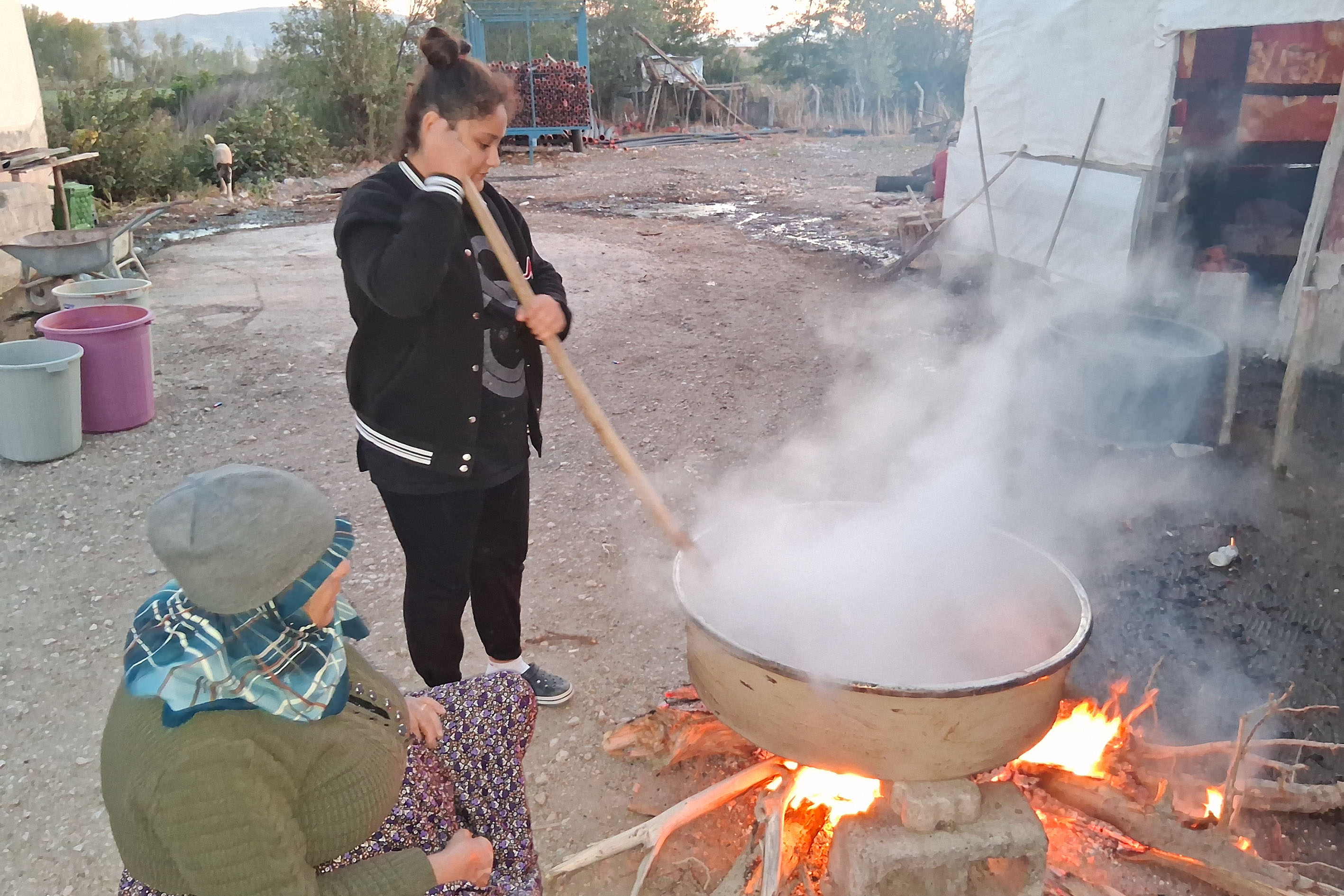 aa-20250929-39255087-39255082-samsunda-kadinlar-kis-hazirligi-icin-kusburnu-marmeladi-yaptilar.jpg