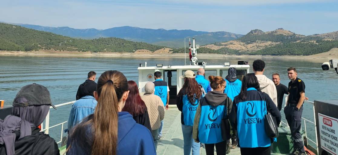 aa-20250930-39265034-39265033-universiteli-gencler-yesevi-hareketi-ile-sahinkaya-kanyonunu-kesfetti.jpg