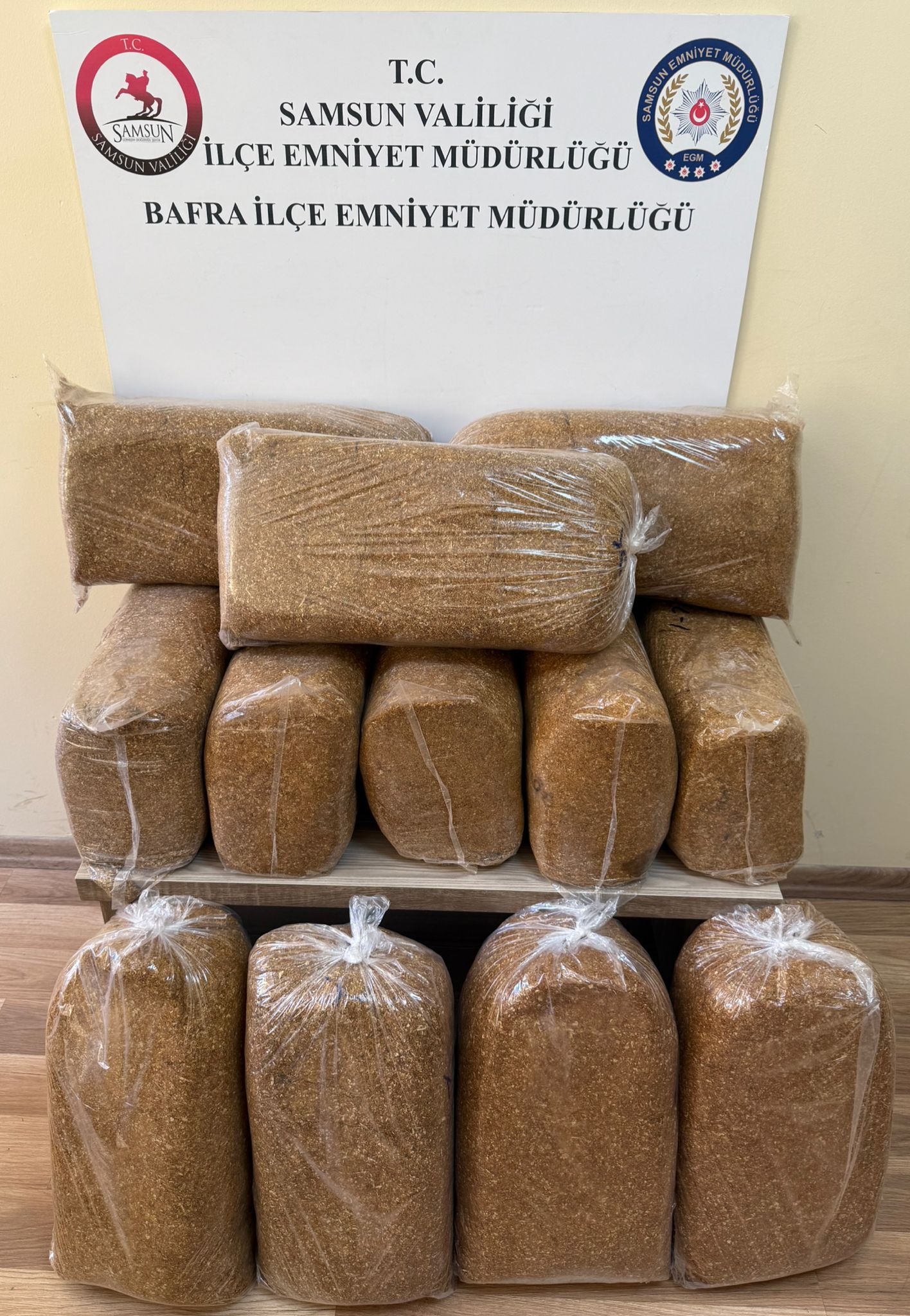 aa-20251003-39301178-39301177-samsunda-60-kilogram-kacak-tutun-ele-gecirildi.jpg