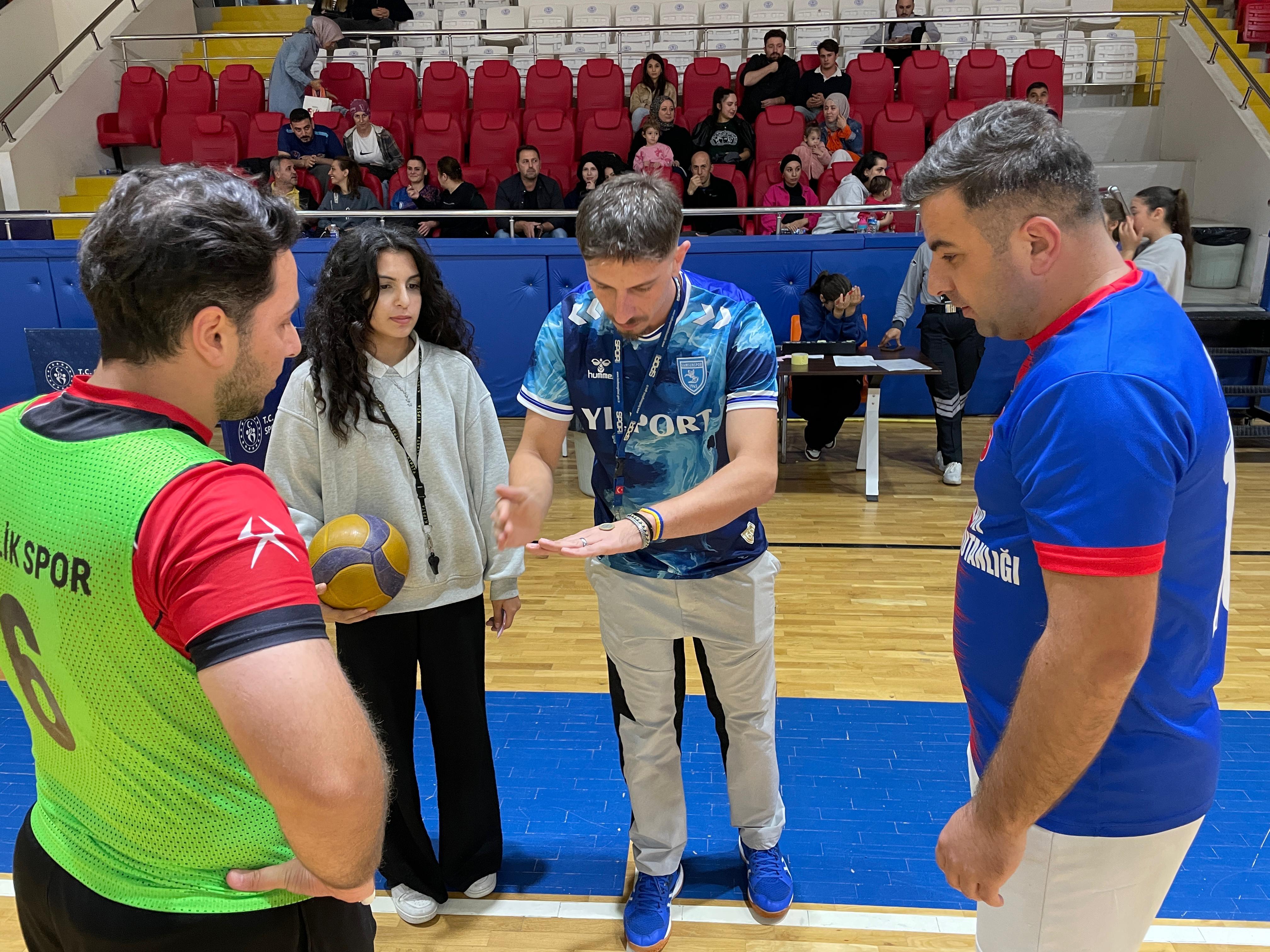 aa-20251010-39363184-39363181-salipazarinda-cumhuriyet-bayrami-voleybol-turnuvasi-duzenlendi.jpg