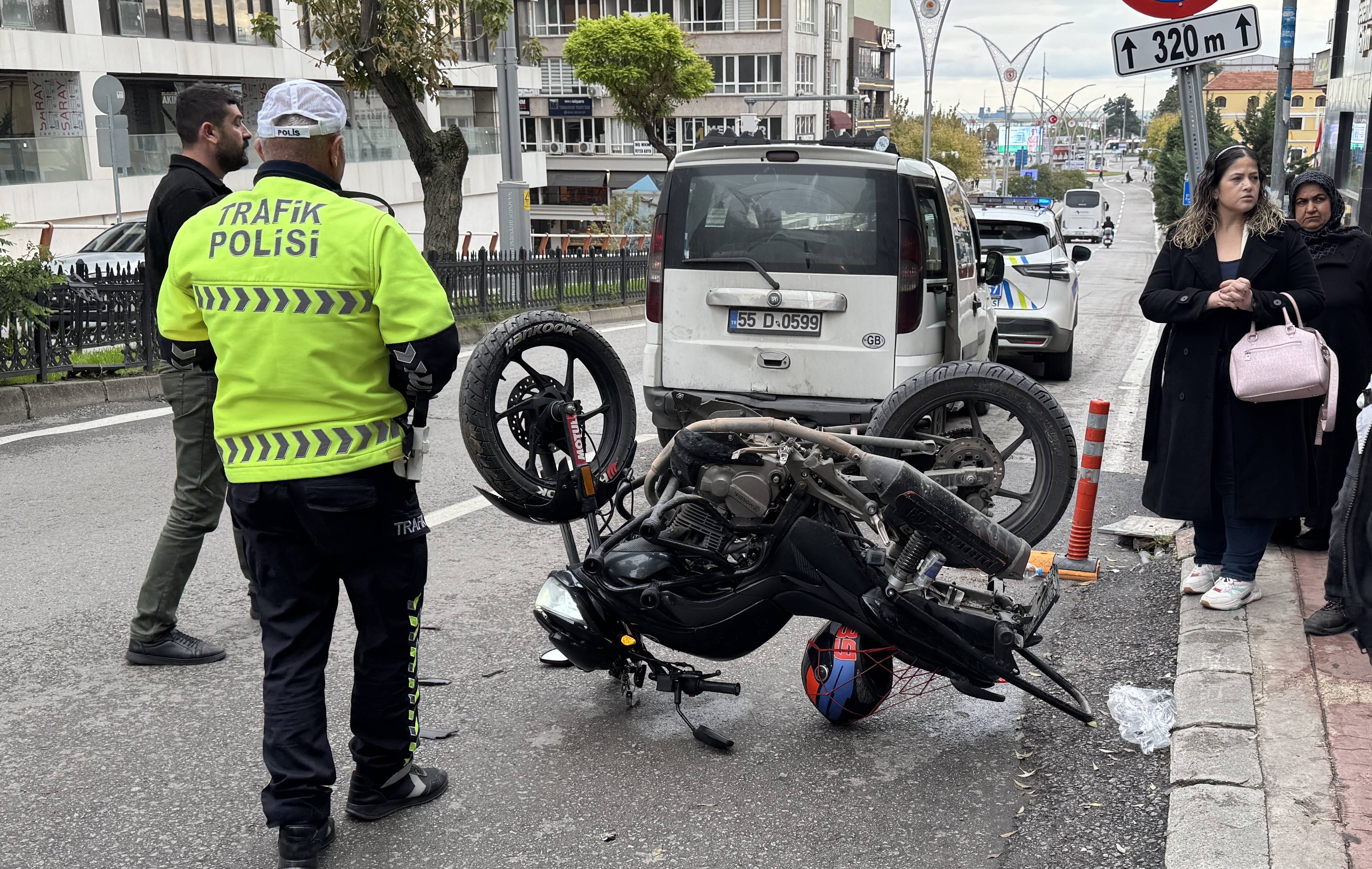 aa-20251017-39435161-39435160-samsunda-dolmusla-carpisan-motosiklet-surucusu-yaralandi.jpg