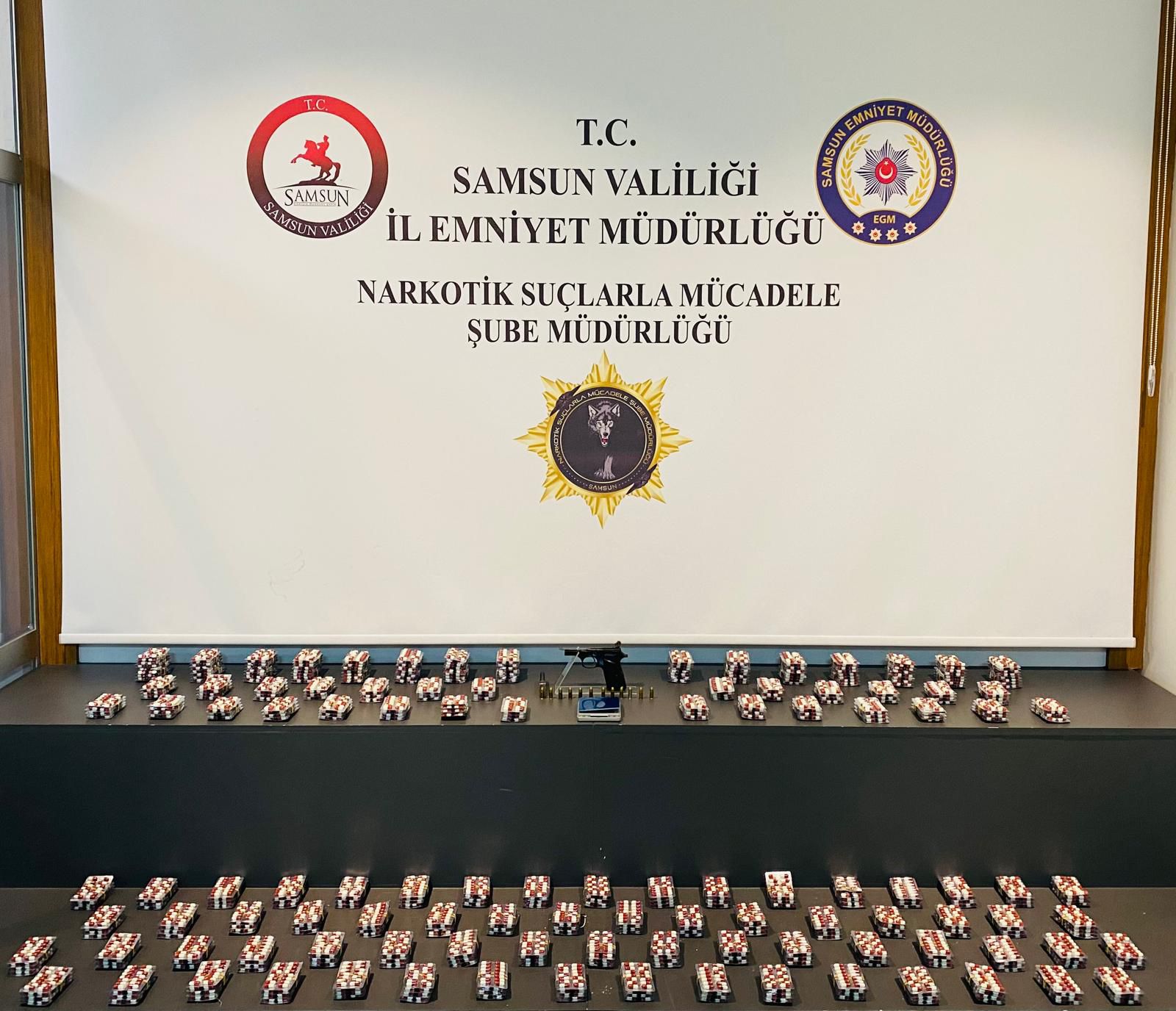samsun-uyusturucu-teslimatini-cop-kont-967291-287299.jpg