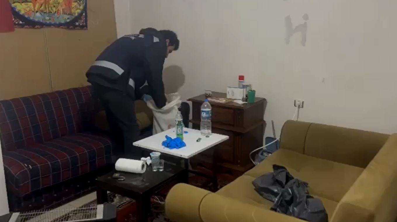 samsun-uyusturucu-teslimatini-cop-kont-967293-287299.jpg