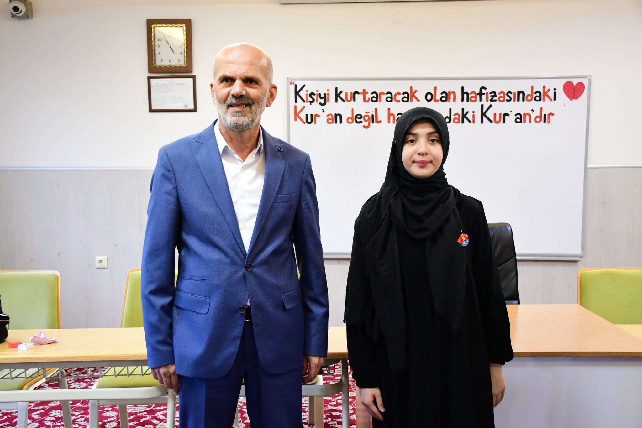 aa-20251021-39478766-39478763-ladik-belediye-baskani-topal-turkiye-birincisi-hafize-ilbaya-altin-takti.jpg