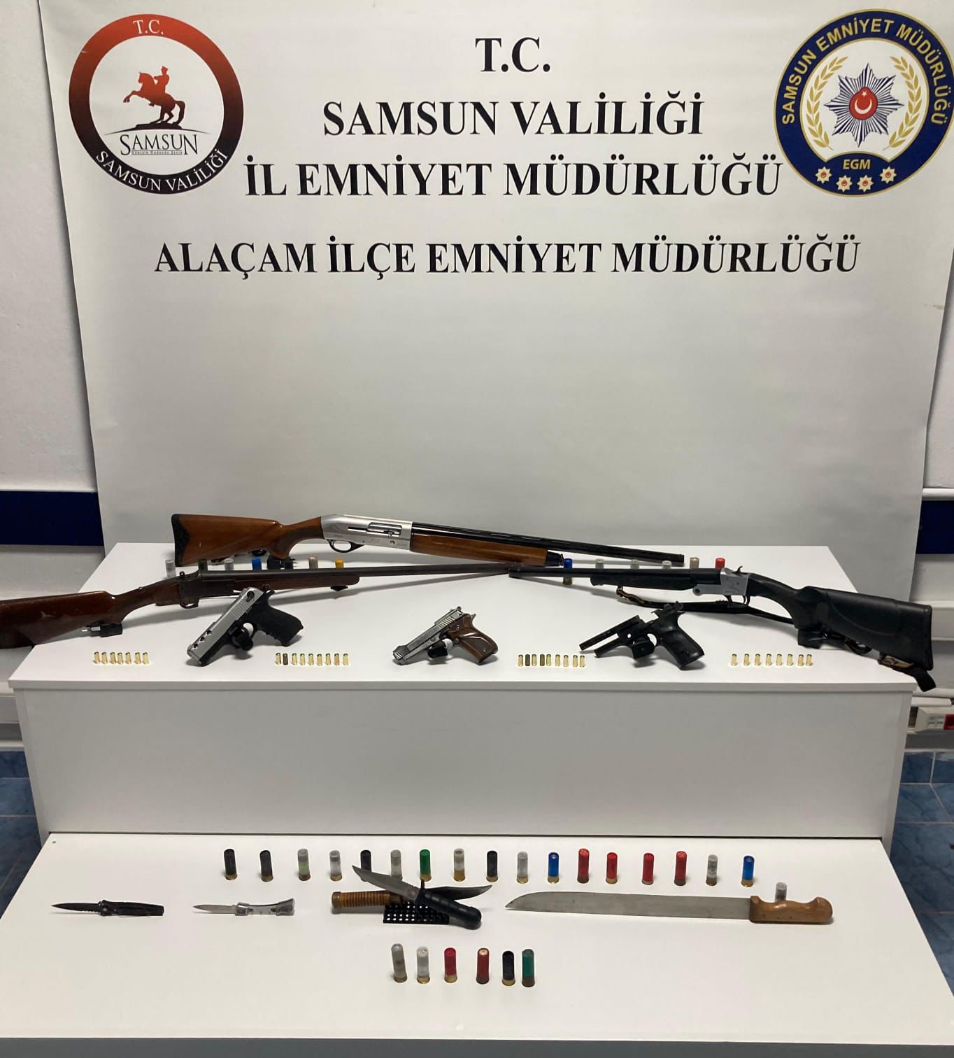 aa-20251022-39486795-39486794-samsunda-ruhsatsiz-silah-ve-calinti-motosiklet-operasyonunda-2-kisi-yakalandi.jpg