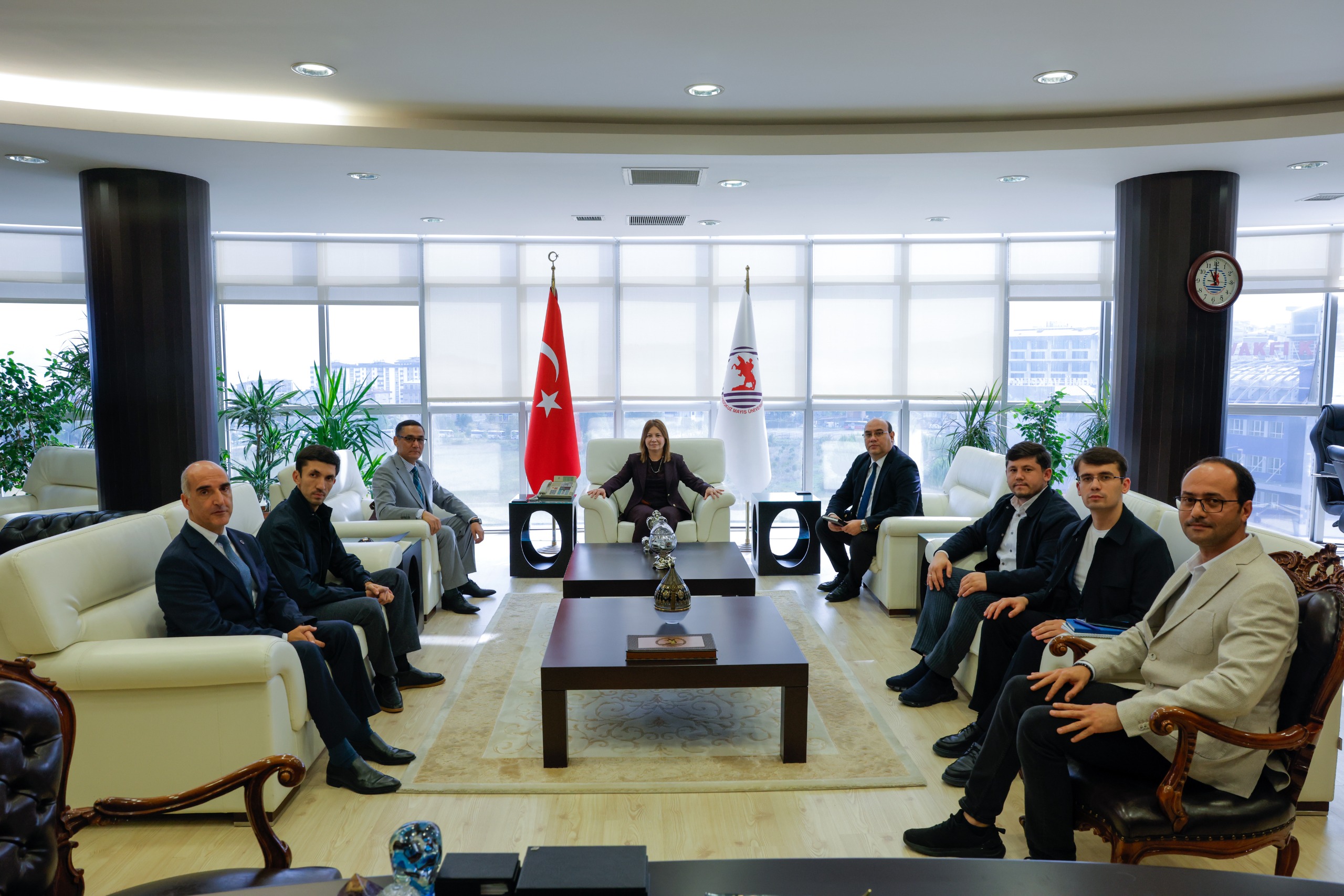 aa-20251022-39489242-39489240-alfraganus-universitesi-heyeti-ondokuz-mayis-universitesini-ziyaret-etti.jpg
