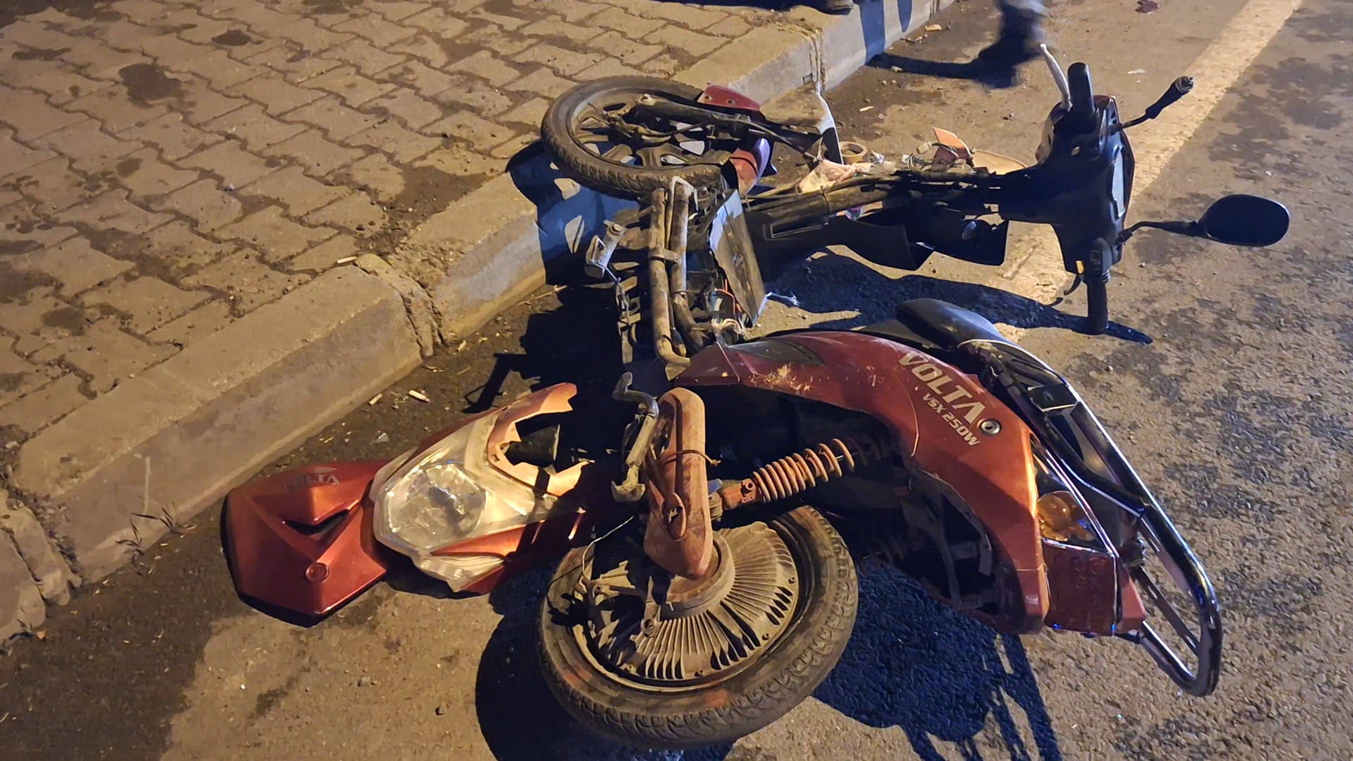 aa-20251024-39511459-39511457-samsunda-otomobilin-carptigi-elektrikli-bisikletteki-2-cocuk-yaralandi.jpg