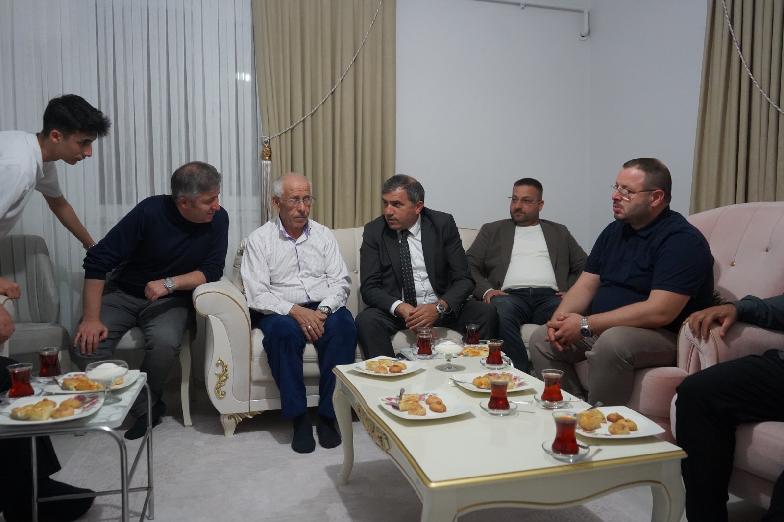 ilkadim-burhan-mucur-2-1600x1067.jpg